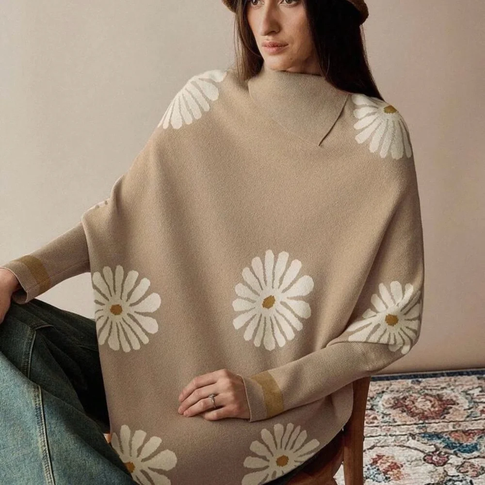 Chic Beige Floral Poncho - Picture 2 of 7